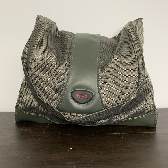 Tumi small travel bag - Picture 1 of 7